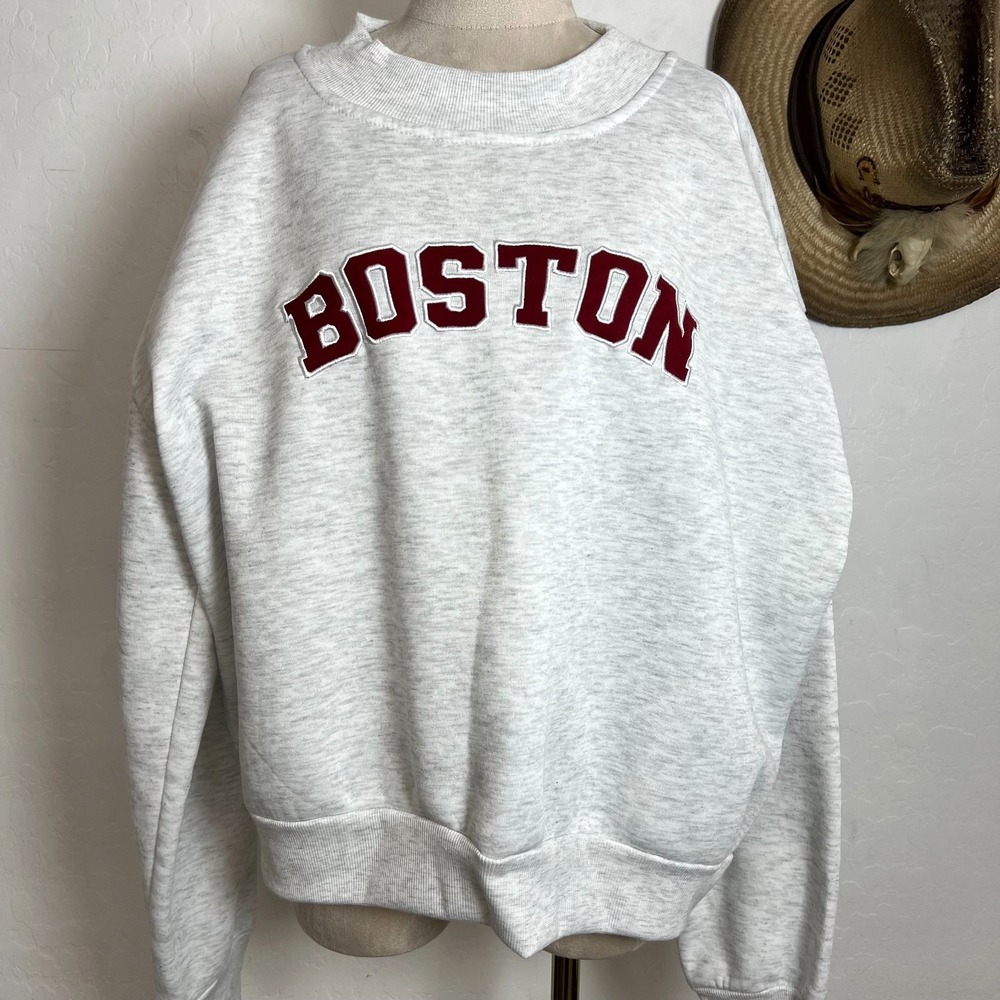 Strawberry Skye Boston Graphic Cropped Sweatshirt Heather Grey Applique 2XL
